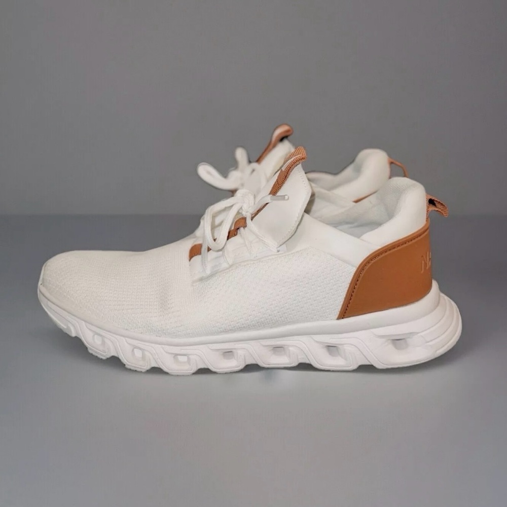 Nautica Chiatica Lace Up Jogger Women’s Sneakers White and Brown 9 Tennis Shoes